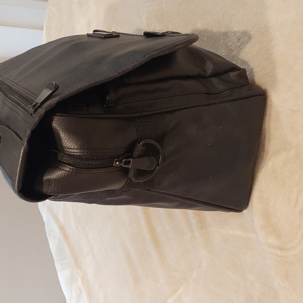 Perry Ellis Black Leather Portfolio Mens Breifcase - Picture 9 of 16